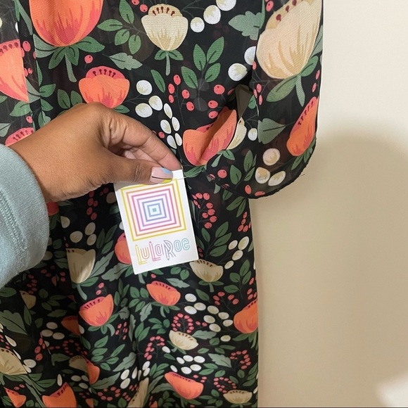 LuLaRoe Shirley Kimono with tulips small duster spring summer floral NWT - Picture 6 of 9